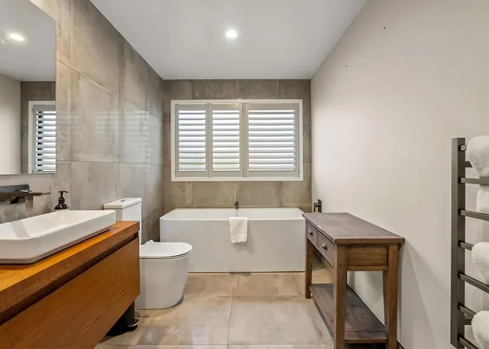 度假居 Whare Toi | Designer With Mountain Views