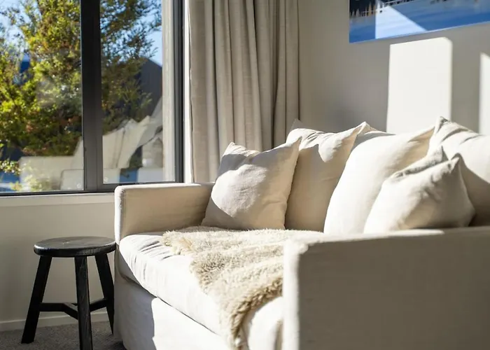 度假居 Whare Toi | Designer With Mountain Views *